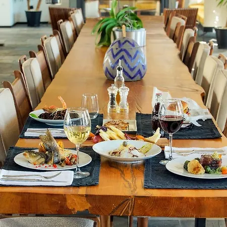 Mola Cunda Hotel 3*