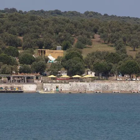 Mola Cunda Otel Ayvalı